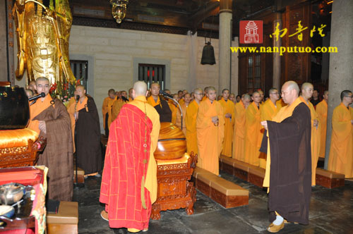 南普陀寺、紫竹林寺如期举行2010年请执仪式(图7)