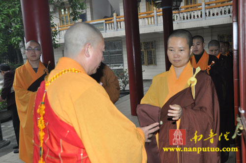 南普陀寺、紫竹林寺如期举行2010年请执仪式(图21)