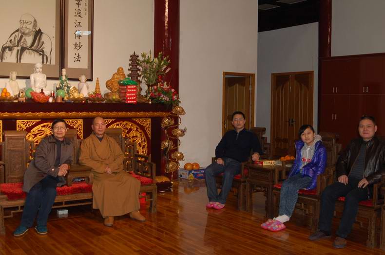 中国著名国画大师谢振瓯先生拜访了法大和尚(图4)