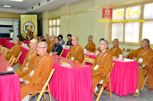 印顺导师舍利恭迎团抵台参访慧日讲堂和台湾中国佛教会(图19)