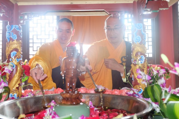 温州雁荡山能仁寺庆祝佛诞节举行盛大浴佛节(图14)