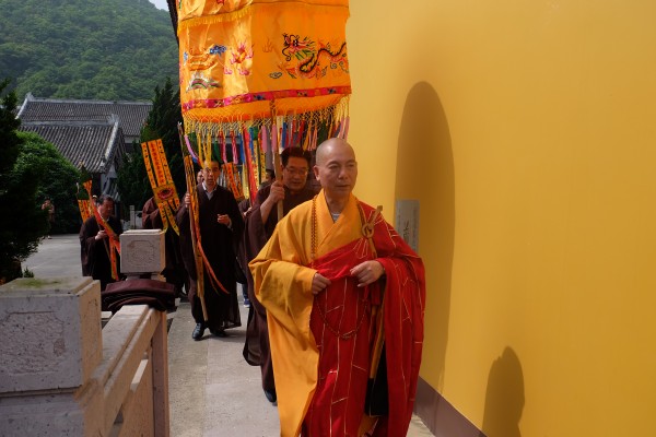 温州雁荡山能仁寺庆祝佛诞节举行盛大浴佛节(图3)