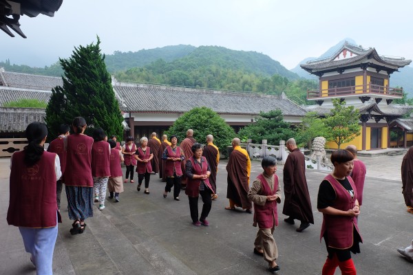 “雁荡山一日禅”第三期禅修活动今天在能仁寺如期举行(图17)