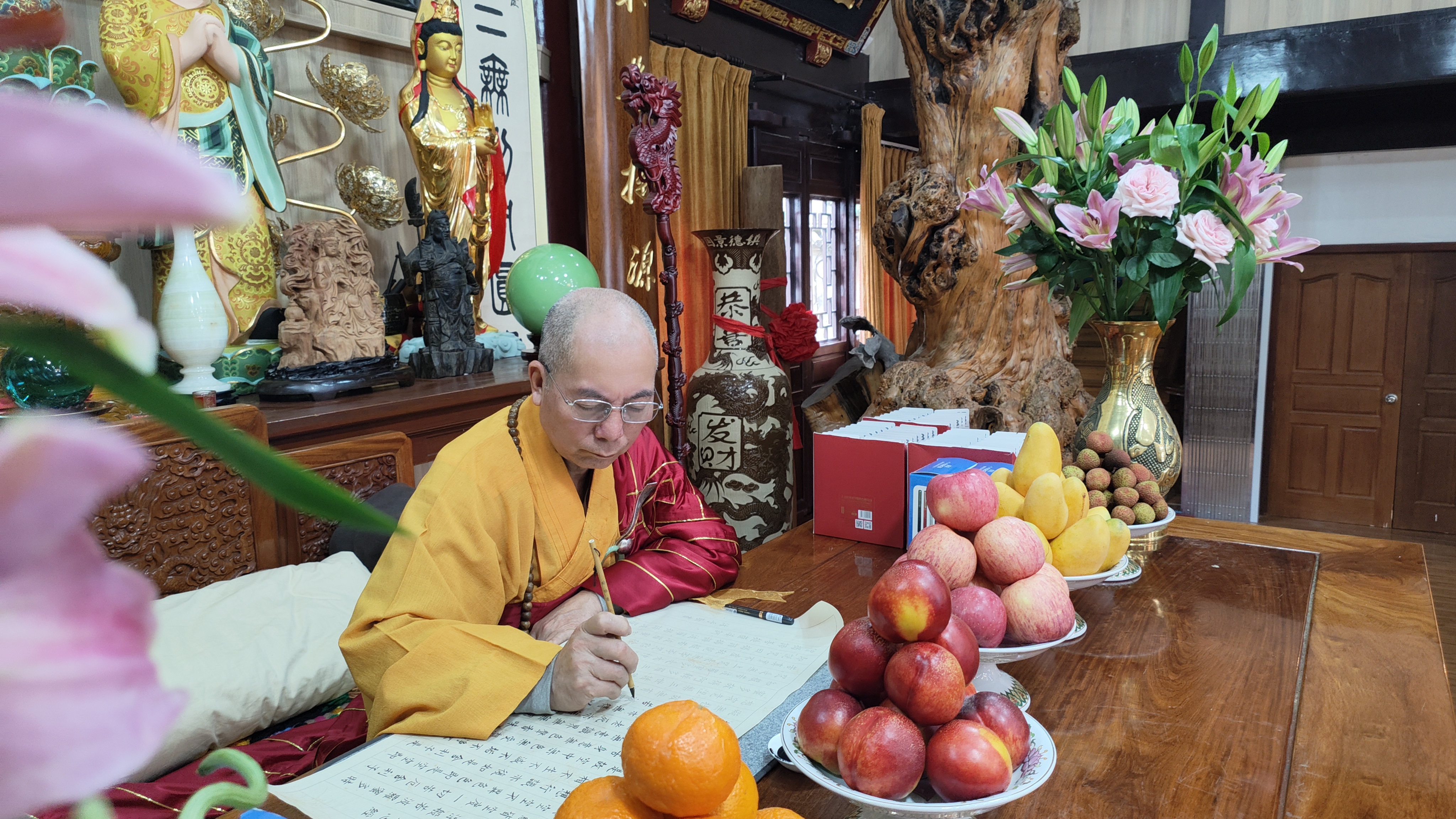 雁荡山能仁寺举行抄经祈福活动(图1)